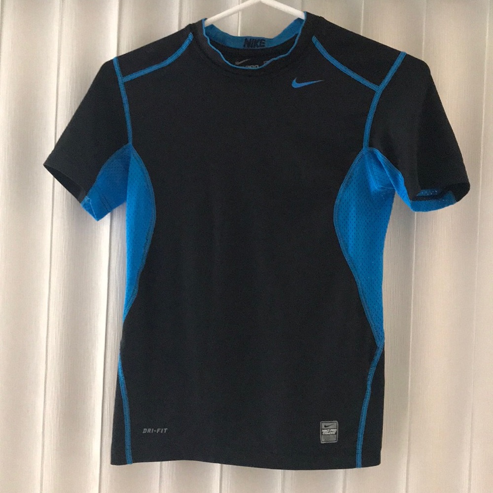 Boys Nike Combat Dri-fit active shirt size Small
